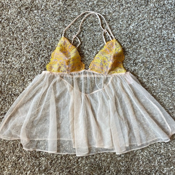 Victoria's Secret Womens Yellow Floral Sheer One Piece Lingerie Size Medium - Picture 1 of 6